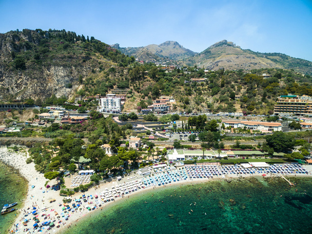 пляж и остров Isola Bella в Taormina
 - Фото, изображение