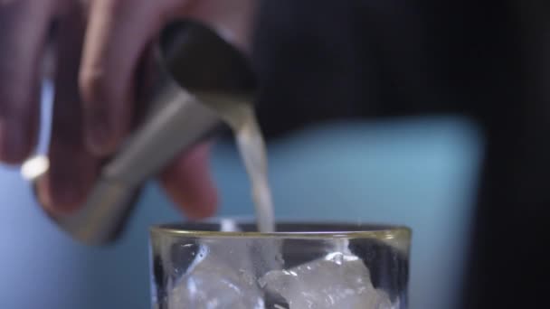 The process of making a cocktail - Felvétel, videó
