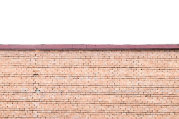 Closeup motif de briques de surface à vieux mur de briques brun de pierre texturé à la clôture isolé sur fond blanc
 - Photo, image