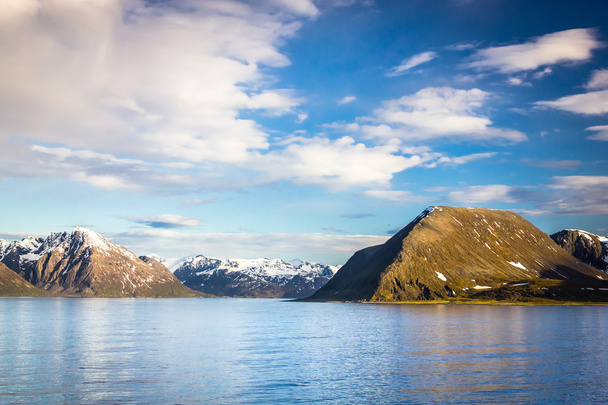 Hermosa vista del norte de Noruega cerca de Alta
 - Foto, imagen