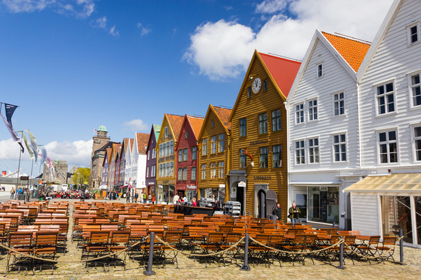 Hermosa vista de los edificios históricos de Bryggen en Bergen, Noruega
 - Foto, imagen