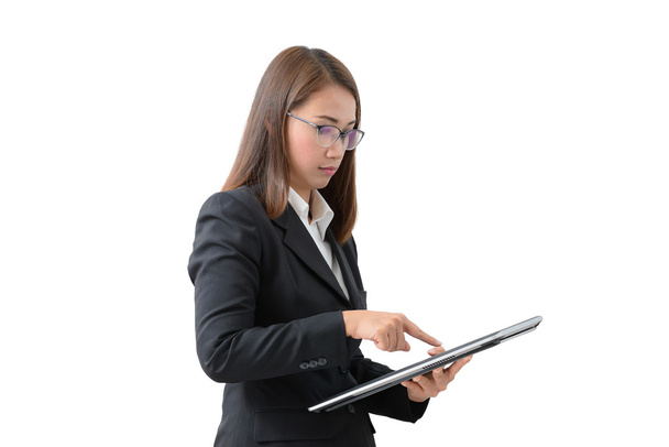 Mujer de negocios asiática usando tableta aislada
 - Foto, Imagen