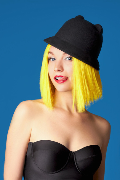smiling girl in hat.Yellow Hair - Foto, imagen