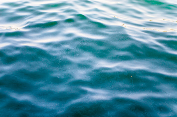 Superficie del mar con olas
 - Foto, Imagen