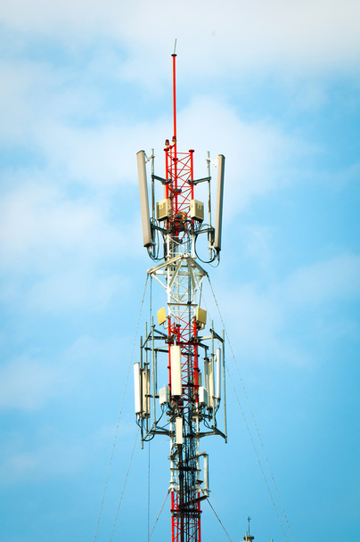 Κινητό τηλέφωνο τηλεπικοινωνιών ραδιο κεραία πύργο. Κινητό τηλέφωνο t - Φωτογραφία, εικόνα