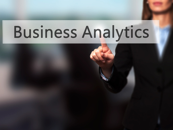Business Analytics - Businesswoman presionando alta tecnología moderna bu
 - Foto, imagen