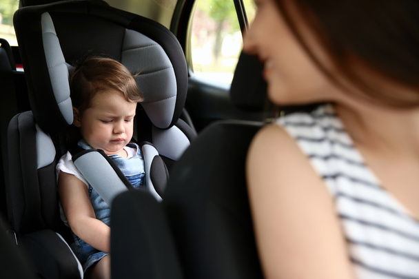 Mother and child in car - Valokuva, kuva