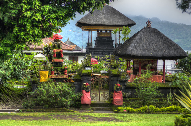 Pura Ulun Danu Bratan, templo hindú en el lago Bratan, Bali, Indonesia
 - Foto, imagen