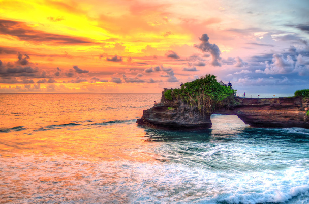 Bali Adası Endonezya 'daki Tanah Lot Tapınağı - Fotoğraf, Görsel