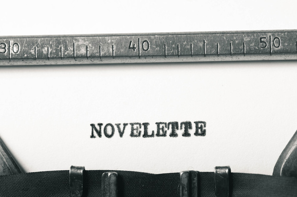 слово, написанное на печатной машинке
 - Фото, изображение