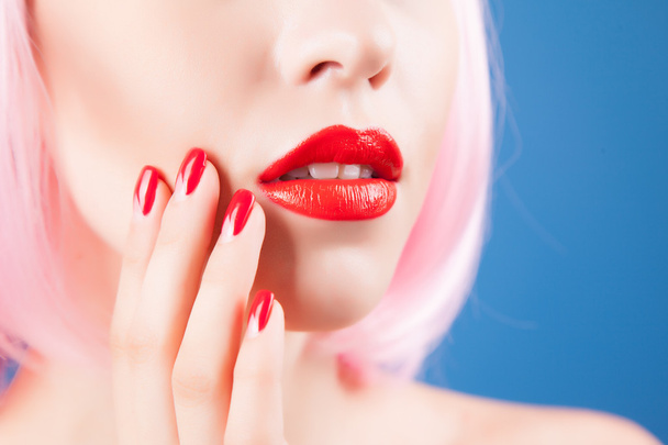 woman with  red lips and nails - Zdjęcie, obraz