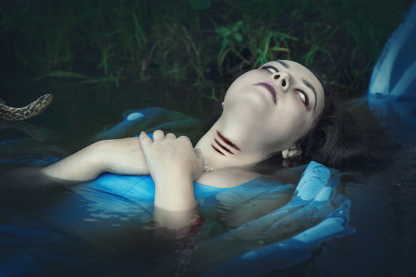 Korkunç drowned ölü hayalet kadın  - Fotoğraf, Görsel