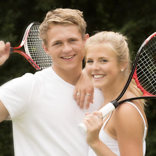 10 代のテニス選手  - 写真・画像