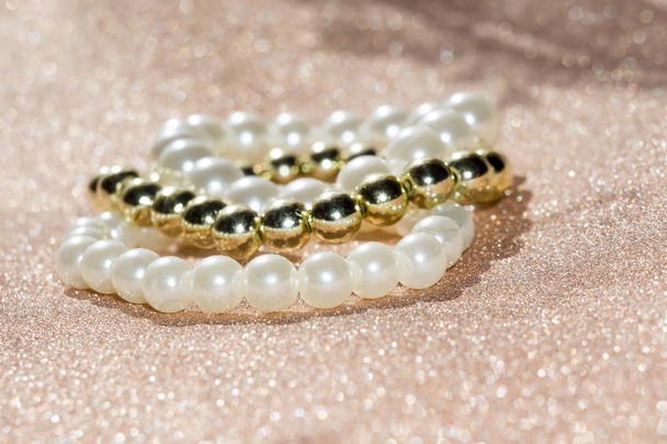 pulseras de perlas de moda
 - Foto, imagen