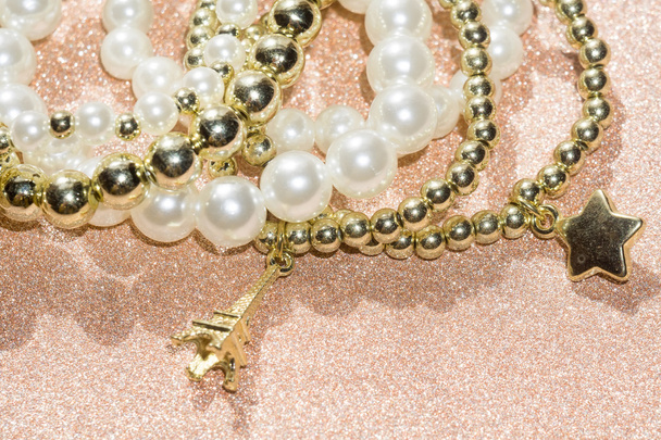 pulseras de perlas de moda
 - Foto, Imagen