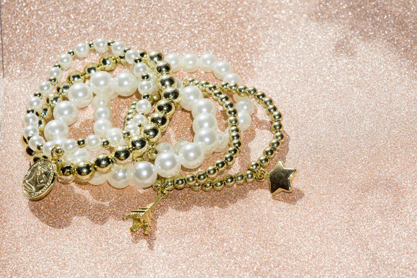 pulseras de perlas de moda
 - Foto, imagen