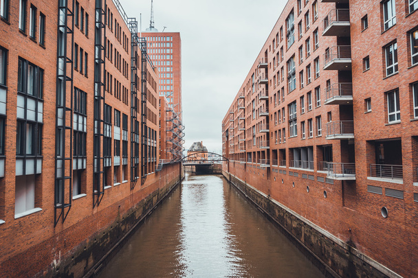 река в Гамбурге
 - Фото, изображение