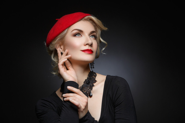 Beautiful lady in red beret - Photo, Image