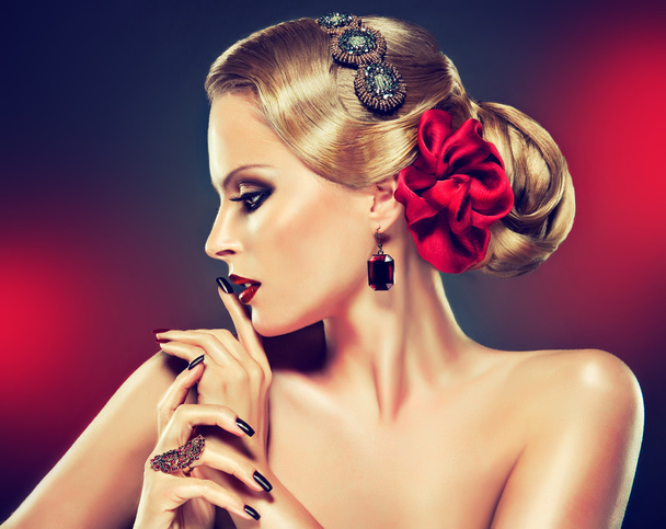  blondýnka s módní make-up - Fotografie, Obrázek