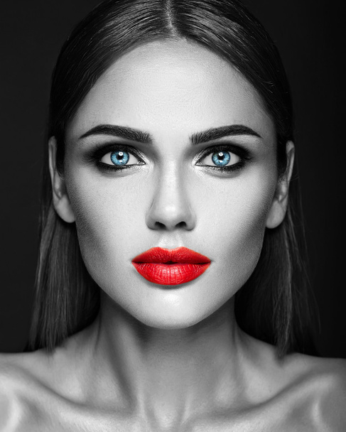 sensual glamour portrait of beautiful woman model lady with fresh daily makeup with red lips color and clean healthy skin face - Fotoğraf, Görsel