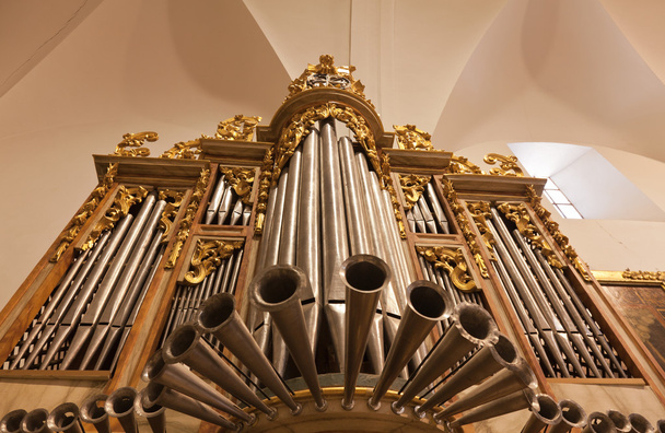oude orgel van een kerk - Foto, afbeelding