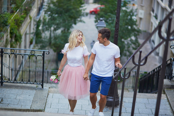 Couple on Montmartre in Paris, France - Фото, зображення