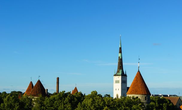tallinn içinde eski bir şehir manzarası. Estonya - Fotoğraf, Görsel