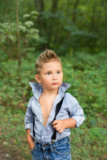 The boy with stylish hairstyle - Foto, afbeelding