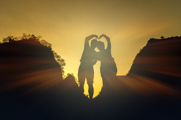 Silhouette d'amoureux heureux
 - Photo, image