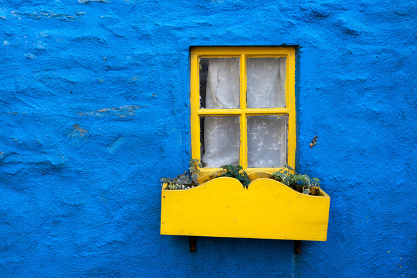 žluté okno - Fotografie, Obrázek