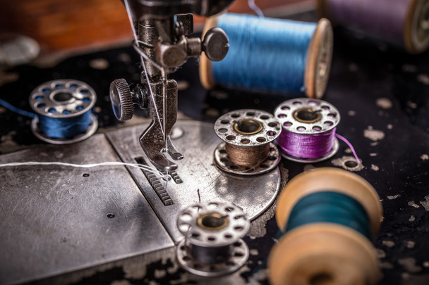 Old sewing machine - Foto, imagen