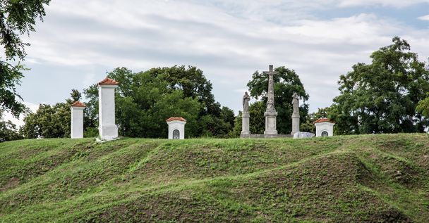 Kalvarienberg in der Stadt Skalica, Slowakei, religiöser Ort - Foto, Bild