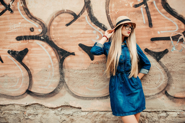 Blond girl in stylish clothes - Photo, Image