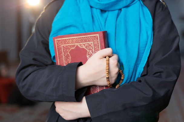 Muslim girl praying - Foto, afbeelding