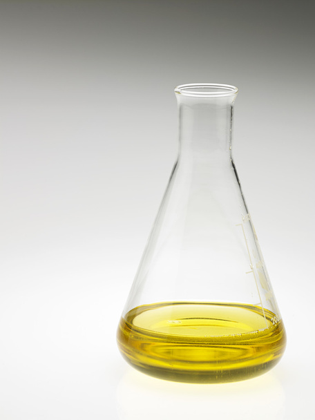 bio oil in flask - Valokuva, kuva