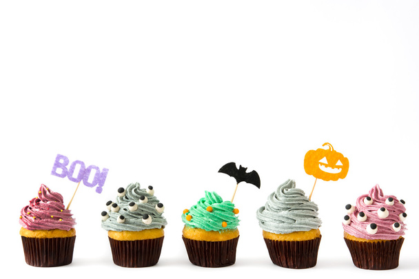 Halloween cupcakes isolated on white background - Valokuva, kuva