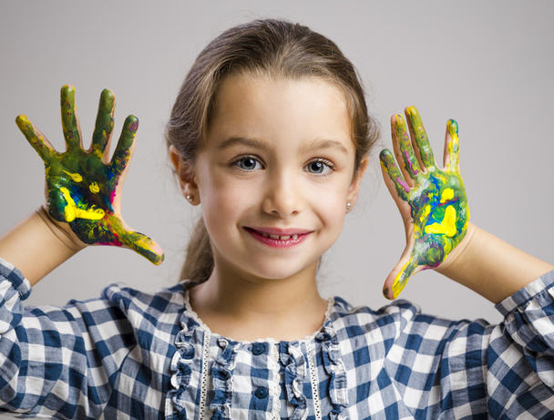 Little girl with hands in paint - Fotografie, Obrázek