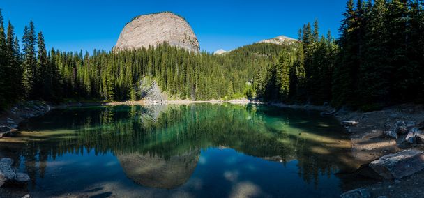 La colmena grande en Mirror Lake Panorama
 - Foto, imagen