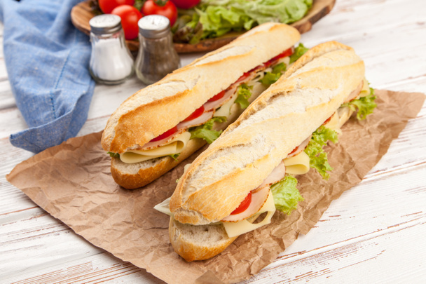 Panini sanduíche grelhado
 - Foto, Imagem