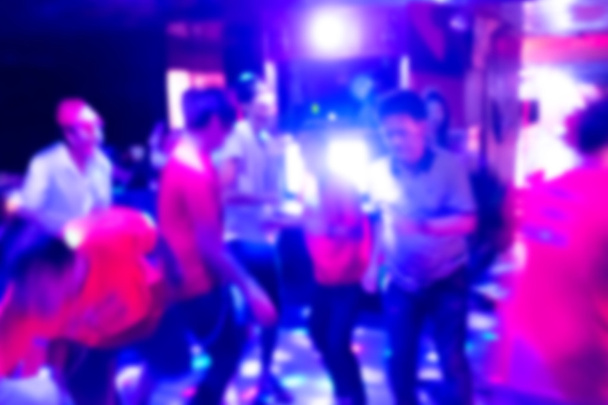 Абстрактные люди, танцующие в клубах
 - Фото, изображение