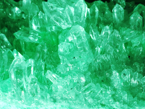 アクアマリンの宝石・ ジェオード地質結晶  - 写真・画像