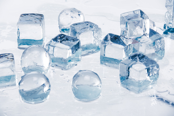 Ice cubes and balls - Foto, Imagem