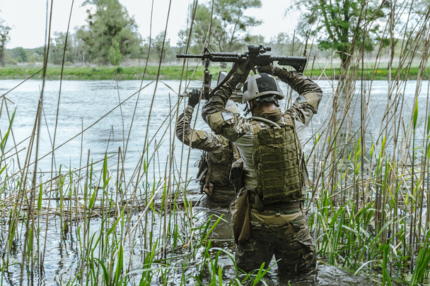 Bérets verts soldats en action
 - Photo, image