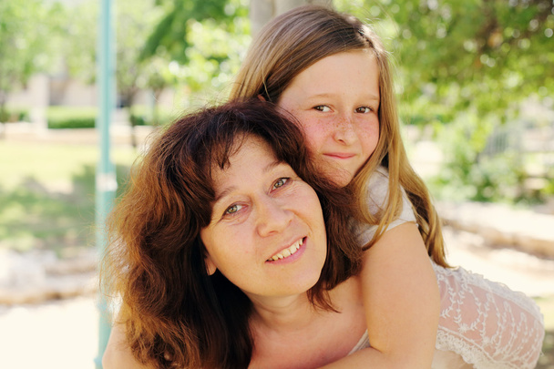 Outdoor of mother and daughter - Photo, Image