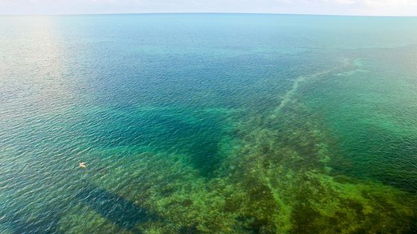 Islamorada, Florida Keys. Hermoso escenario desde el aire al sol
 - Foto, Imagen