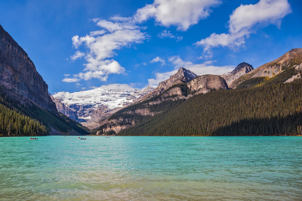  Lake Louise with emerald water  - Фото, изображение