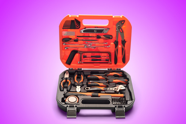 maleta grande con herramientas
 - Foto, imagen