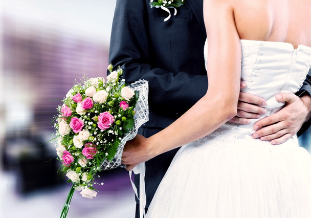 nevěsta a ženich objímání - Fotografie, Obrázek