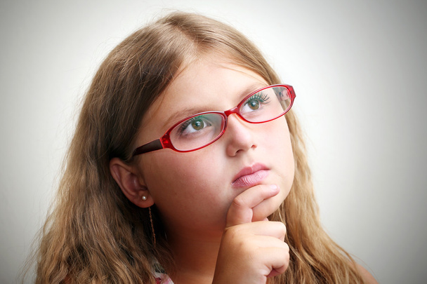 Little girl in glasses - Foto, afbeelding