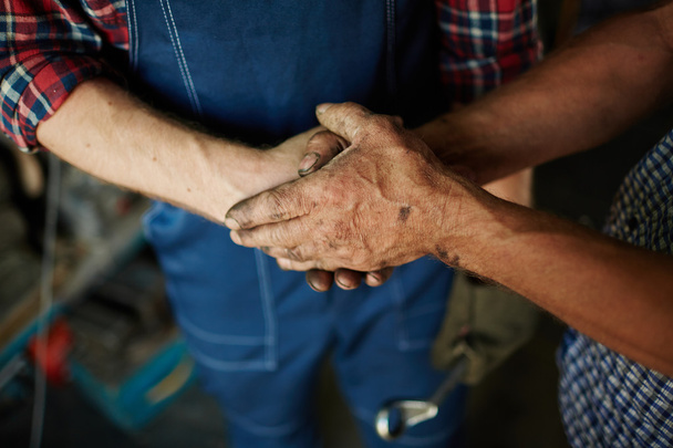 workmen shaking hands - Photo, Image